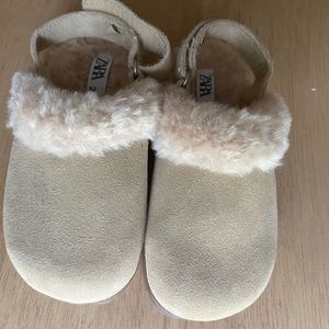 Zara kids slippers size 26
